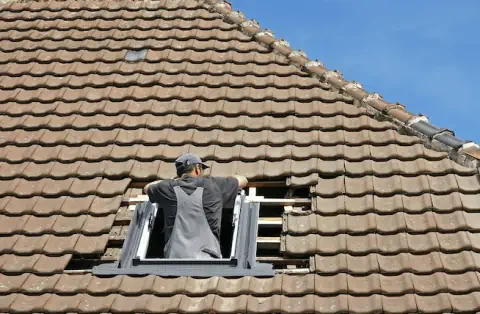 Pose de velux - Granges-les-Beaumont